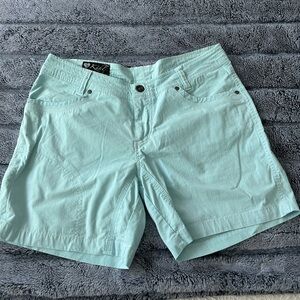 Kuhl shorts Size M 5.5 inseam in excellent condition